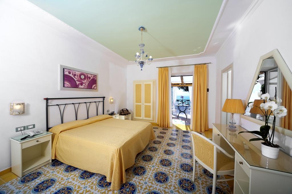 Hotel Villa Bianca Forio  Room photo