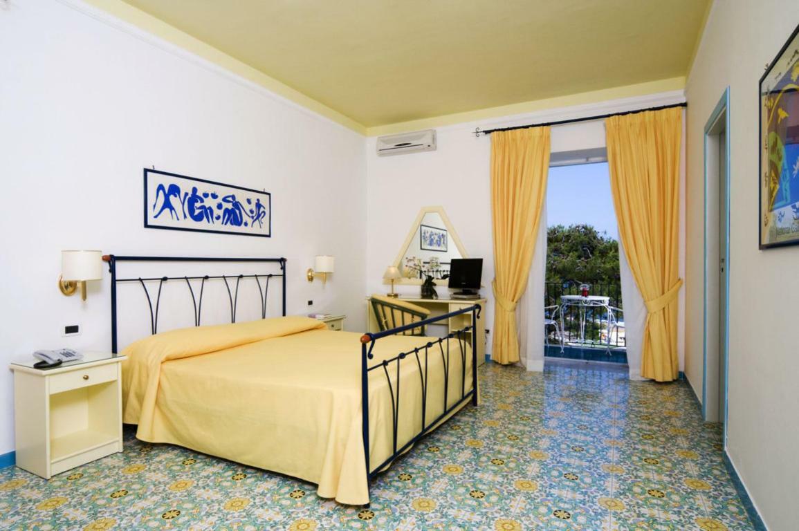 Hotel Villa Bianca Forio  Exterior photo