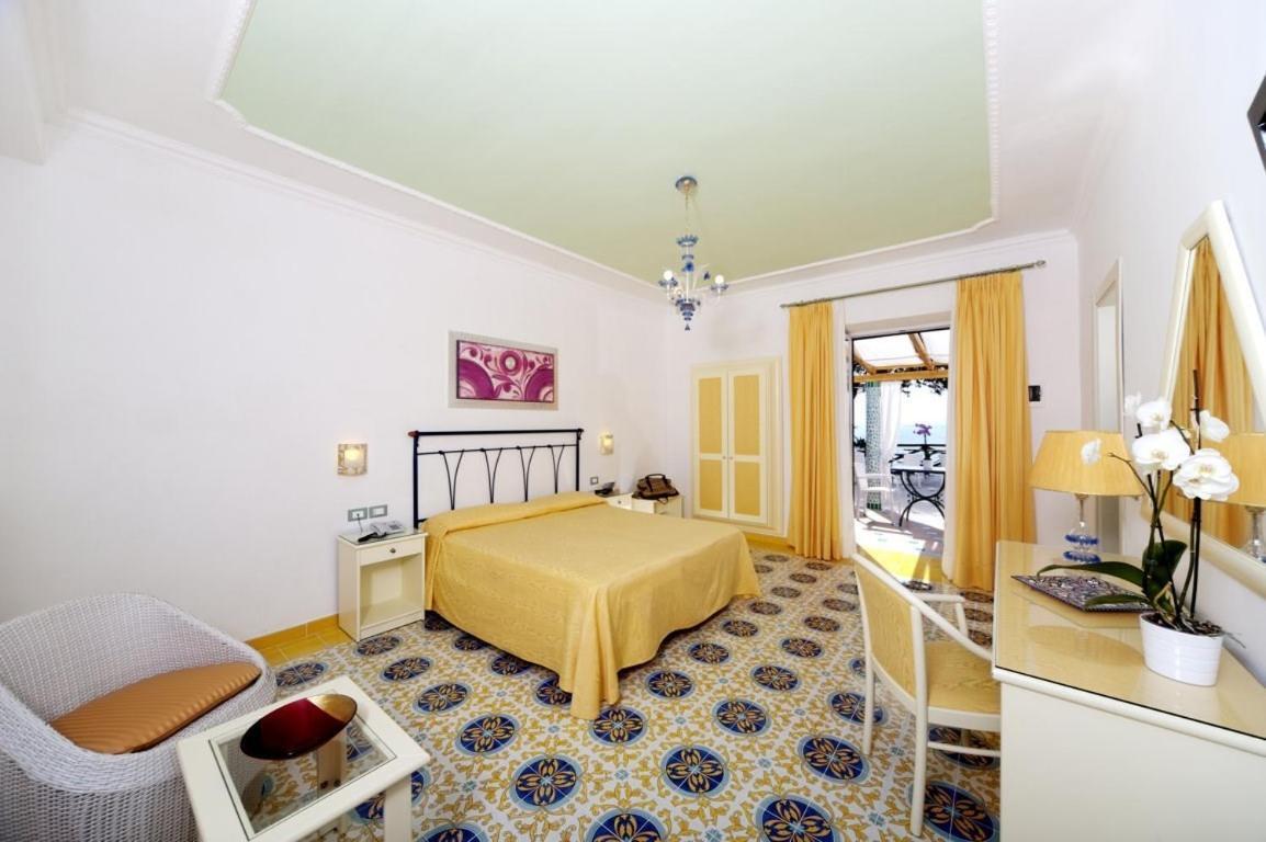 Hotel Villa Bianca Forio  Exterior photo